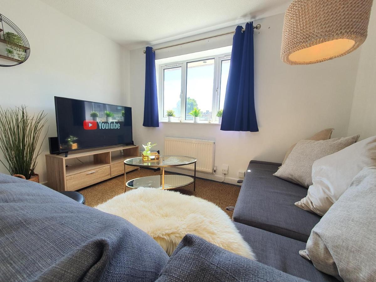 Thesiger Court Apartments - Free Private Parking - By Property Promise Cardiff Exterior foto